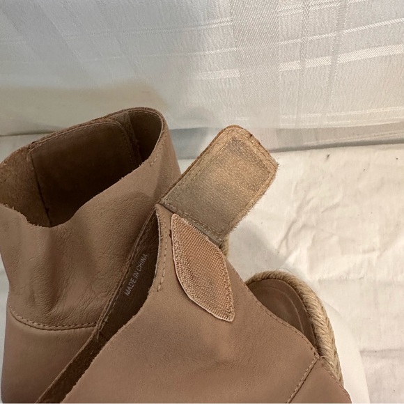 Eileen Fisher Wedge Sandals - Picture 11 of 13